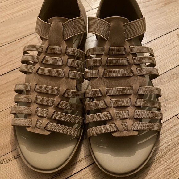 Eileen Fisher Tan Strappy Sandals - Picture 2 of 5